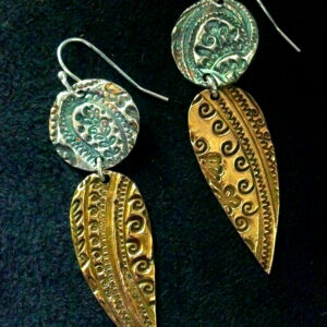 Paisley drop earrings ***