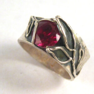 Ruby ring ***