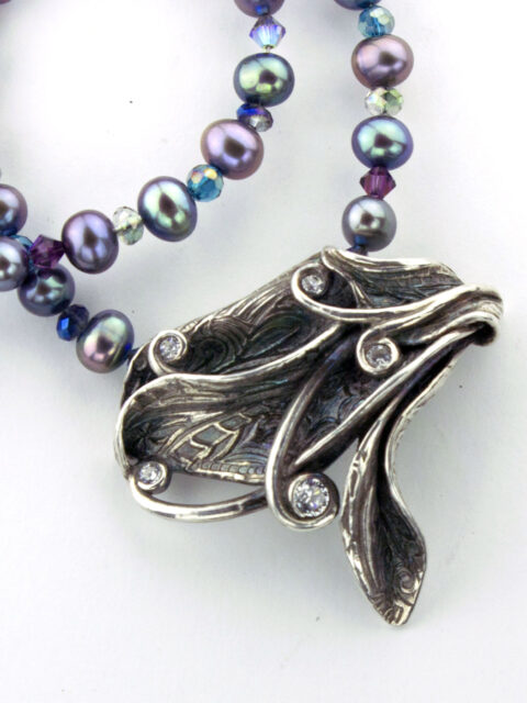 Leaves and zircon with pearls ***