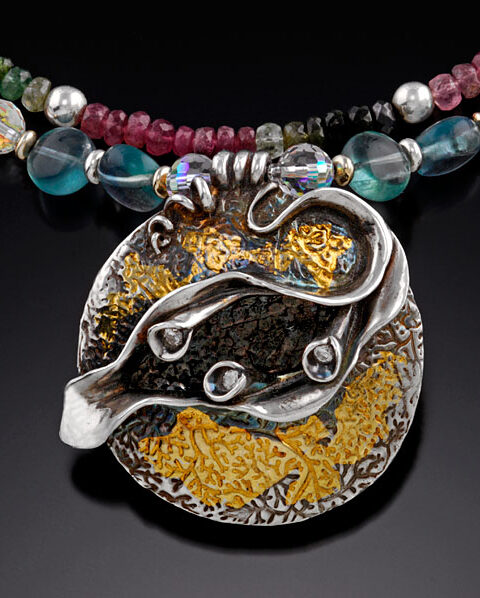Lentil pendant, zircon, 24K gold ***